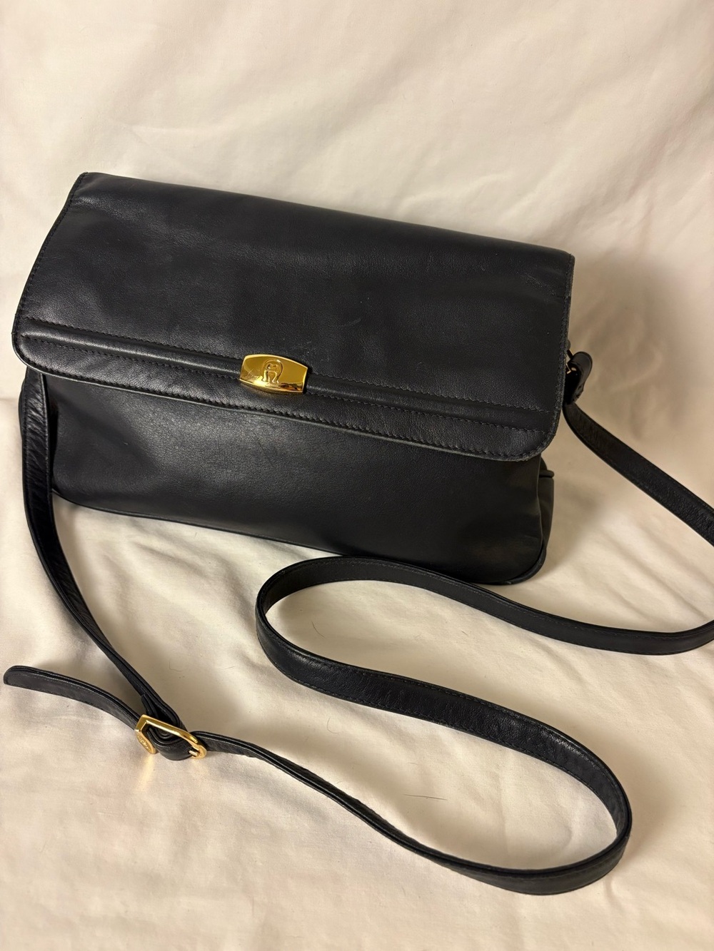 Etienne Aigner Dark Navy Leather Crossbody Purse Gold Logo Adjustable Strap
